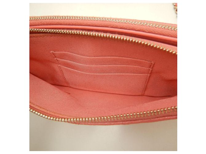 Borsa a tracolla Chanel in pelle di vitello granulata rosa - vista 15