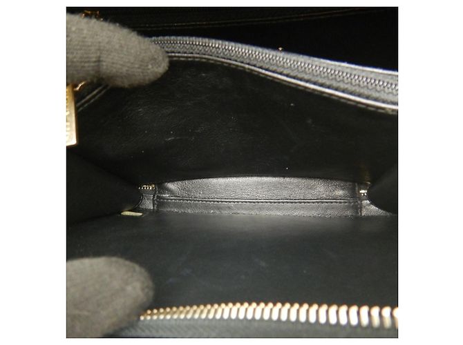 Borsa a tracolla vanity case Chanel CC Filigree Nero - vista 13