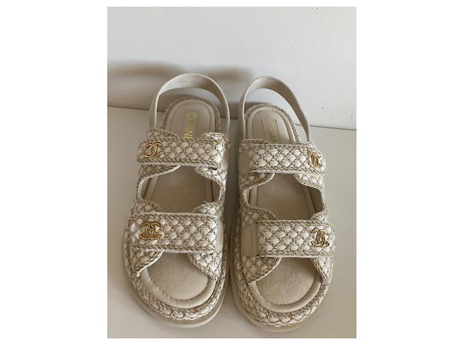 Sandali Dad Chanel in tweed avorio e oro Beige D'oro - vista 2