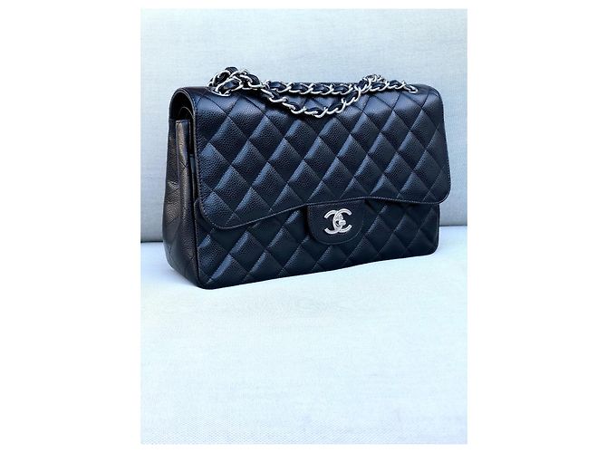 Timeless Borsa Chanel Classic Flap in pelle caviar nera Nero - vista 2