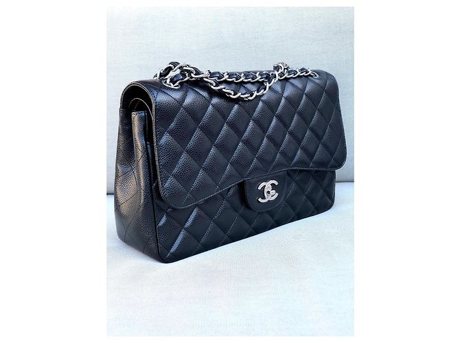 Timeless Borsa Chanel Classic Flap in pelle caviar nera Nero - vista 3