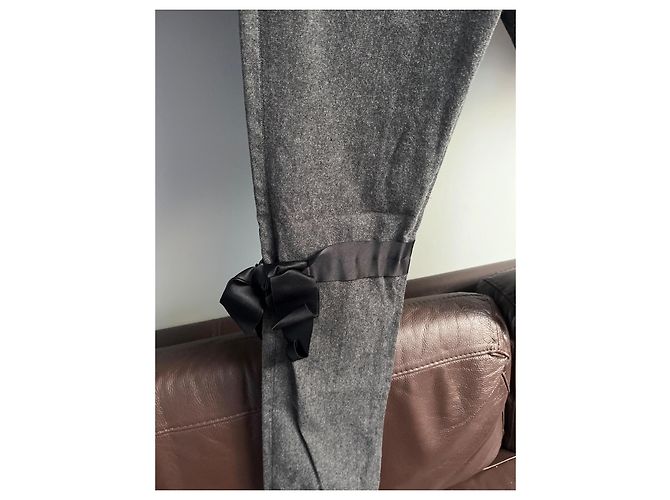 Calça Chanel de lã cinza com laços de cetim preto - vista 4