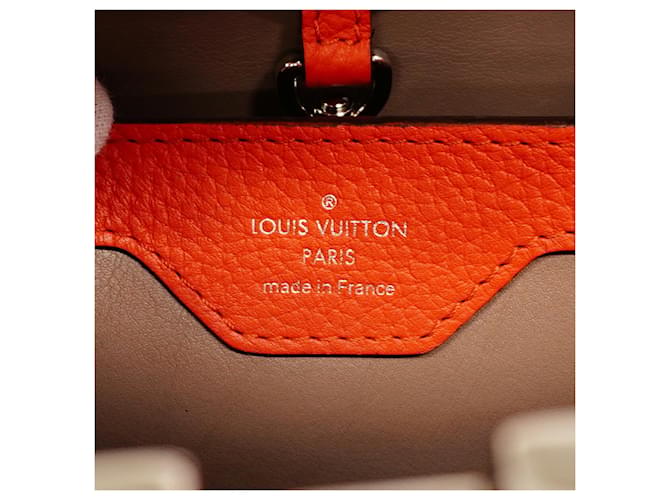 Borsa Louis Vuitton Capucines BB Rosso - vista 5