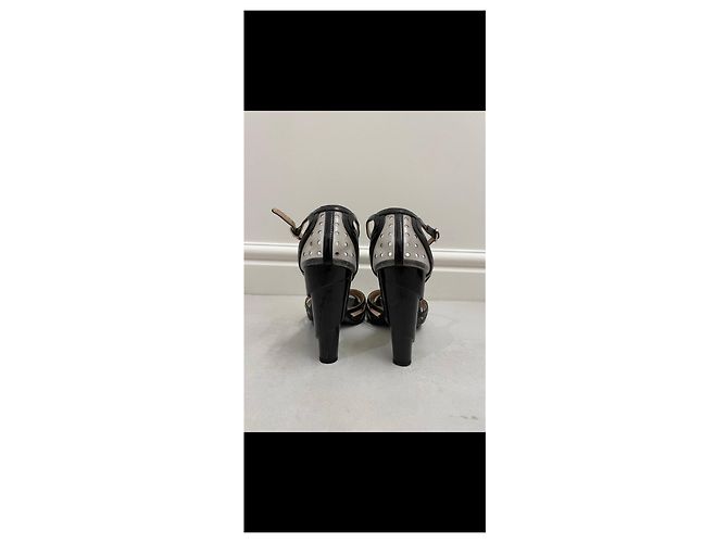 Scarpe con cinturino in vernice nera Chanel Nero - vista 3