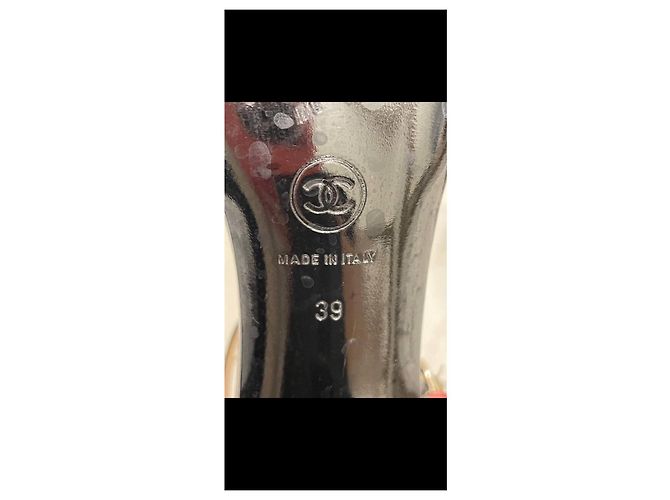 Scarpe con cinturino in vernice nera Chanel Nero - vista 5