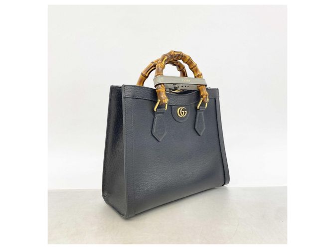 Bolsa Gucci Diana - Modelo 702721 - vista 2