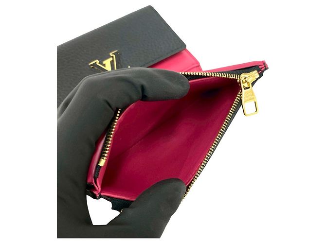 Louis Vuitton Portefeuille Capucines Compact Leder Dreifach-Geldbörse Schwarz - Ansicht 10