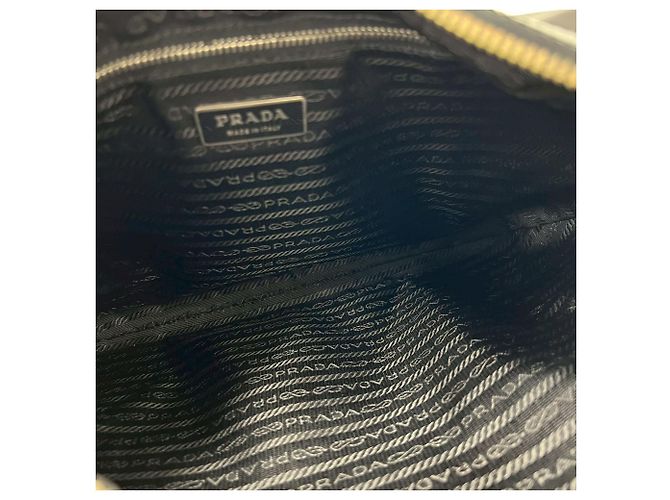 Tote a spalla in nylon e pelle Prada Nero - vista 9