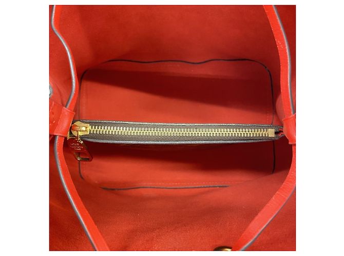 Néonoé Borsa a tracolla Louis Vuitton Monogram NeoNoe Rosso - vista 4