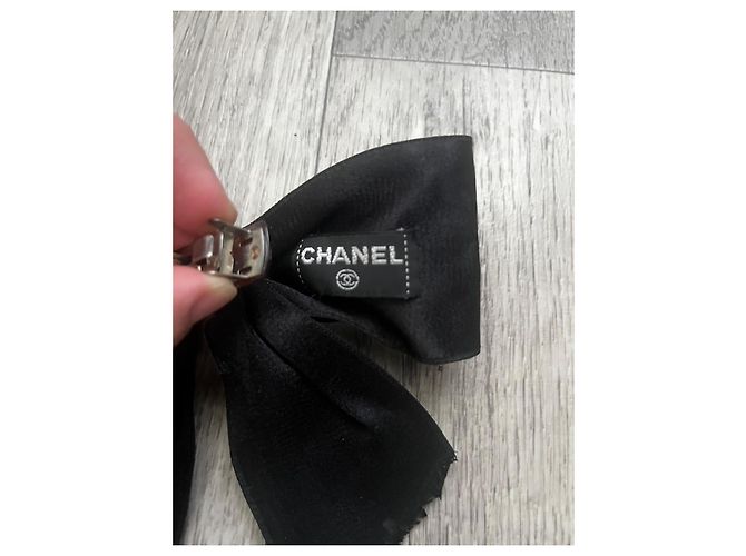 Chanel Haarschleife Accessoire aus schwarzer Seide - Ansicht 3