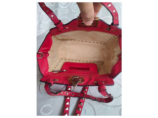 Borsa Tote Valentino Garavani Rockstud in pelle piccola, rossa - vista 14