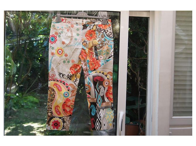 Blumarine Caprihose mit Blumenprint Braun Schwarz Pink Weiß Blau Mehrfarben Grün Orange Gelb - Ansicht 3