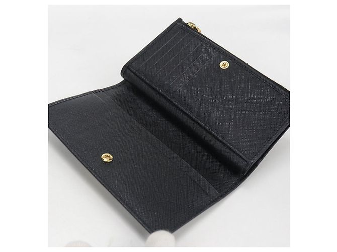 Saffiano Prada Bi-Fold Wallet aus schwarzem Kalbsleder - Ansicht 3