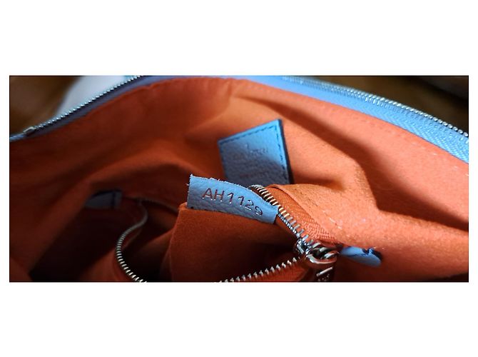 Borsa a tracolla Louis Vuitton Monogram Empreinte in pelle azzurro cielo Modello Babylone Chain Marrone Blu - vista 7
