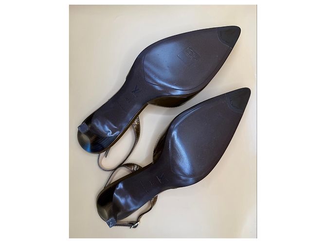 Décolleté slingback Louis Vuitton in vernice marrone - vista 9
