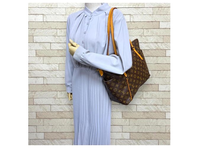 Borsa Tote Louis Vuitton Totally MM Monogram Marrone Multicolore Monogramma - vista 2