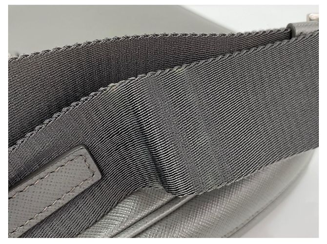 Borsa a tracolla in pelle grigia Prada Marrone - vista 11