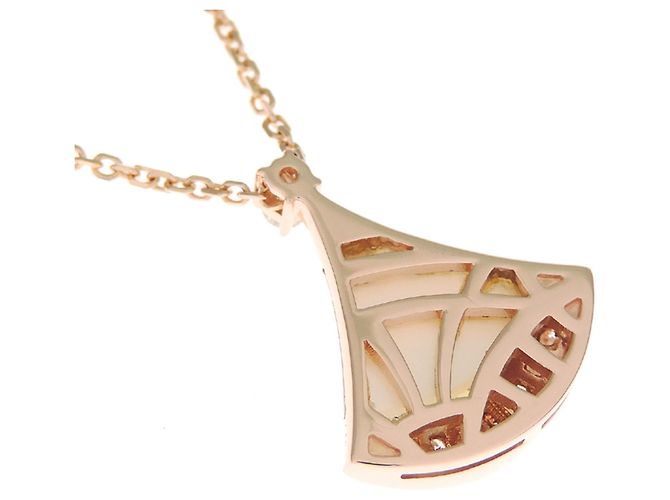 Bulgari Collana Diva Dream in madreperla e diamante Bvlgari Rosa Bianco - vista 3