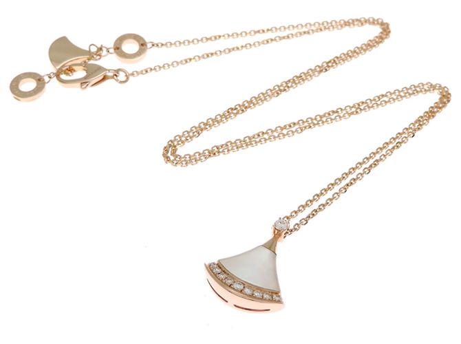 Bulgari Collana Diva Dream in madreperla e diamante Bvlgari Rosa Bianco - vista 7