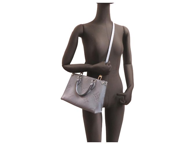 Borsa Louis Vuitton OnTheGo PM Blu - vista 8