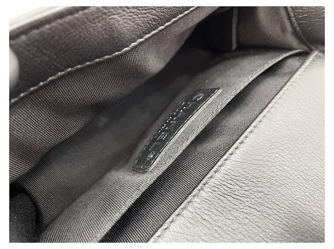 Borsa Chanel Boy Shoulder Bag in nero - vista 10