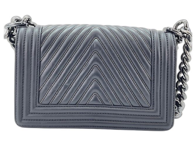 Borsa Chanel Boy Shoulder Bag in nero - vista 2