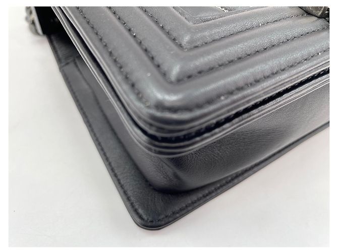 Borsa Chanel Boy Shoulder Bag in nero - vista 7