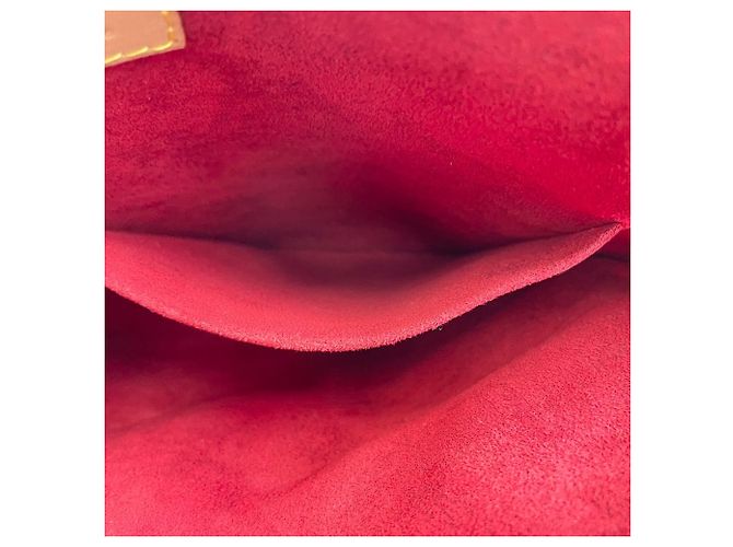 Borsa a Spalla Louis Vuitton Coussin GM Marrone - vista 13