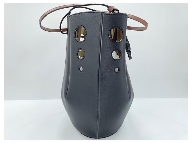 Borsa Loewe Black Leather Shell Tote Bag in pelle nera Nero - vista 5