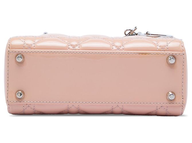 Lady Dior Mini in vernice cannage rosa - vista 3
