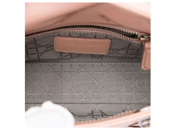 Lady Dior Mini in vernice cannage rosa - vista 4