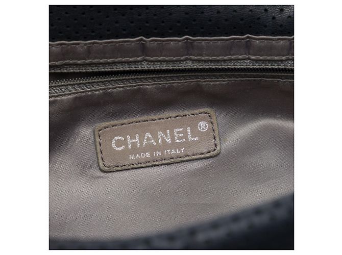 Chanel Black Medium Perforated Calfskin Reissue 2.55 Drill Flap Nero - vista 5