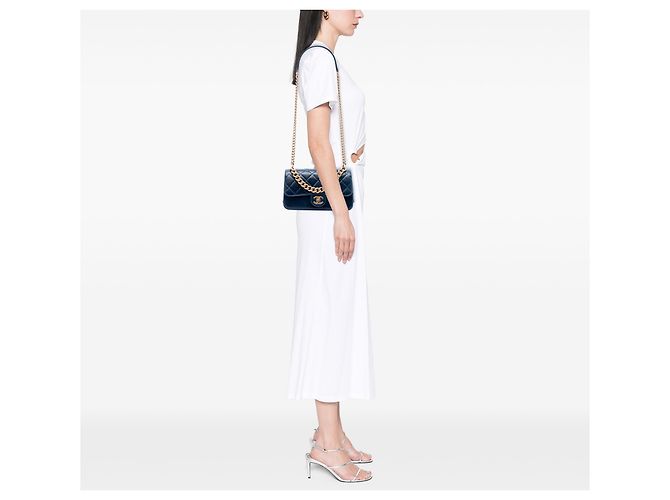 Chanel Blue Small Quilted Calfskin Straight Lined Flap Blu scuro - vista 6