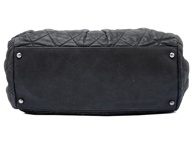Borsa bowling Chic Quilt in pelle di vitello trapuntata iridescente nera Chanel Nero - vista 3