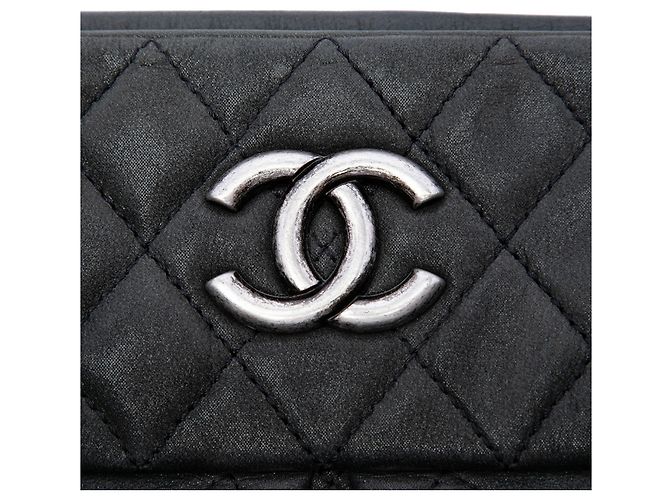 Borsa bowling Chic Quilt in pelle di vitello trapuntata iridescente nera Chanel Nero - vista 5