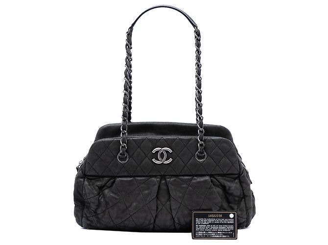 Borsa bowling Chic Quilt in pelle di vitello trapuntata iridescente nera Chanel Nero - vista 7