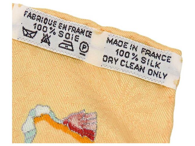 Lenço de seda Hermès Yellow Les Fetes du Roi Soleil 90 Amarelo Mostarda - vista 11