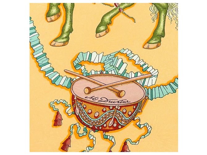 Lenço de seda Hermès Yellow Les Fetes du Roi Soleil 90 Amarelo Mostarda - vista 8