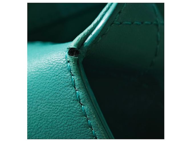Chanel Blue Medium Stitched Calfskin Covered CC Flap Turchese - vista 5
