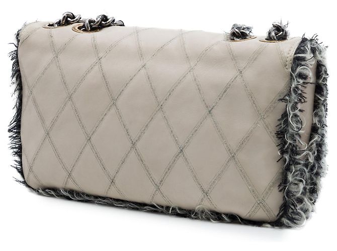 Chanel Gray CC Quilted Lambskin Tweedy Flap Color Marrone Grigio - vista 2