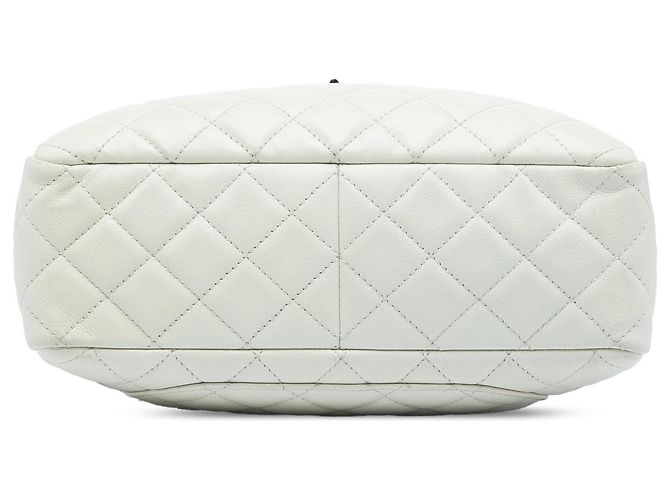 Borsa Camera Reissue Chanel White Large Quilted Caviar Bianco Bianco sporco - vista 3