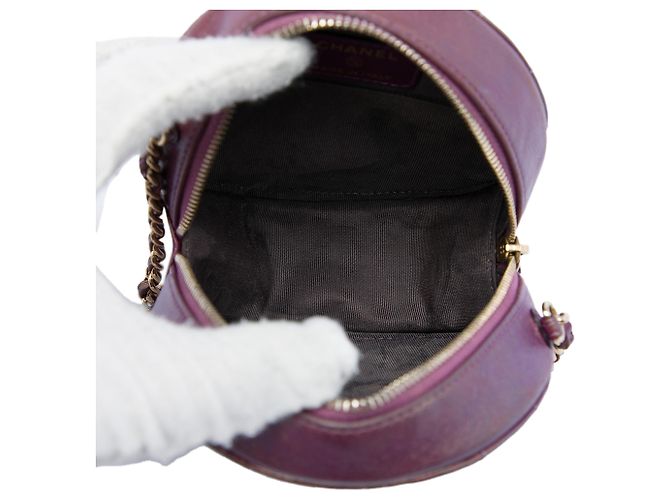 Clutch redonda Chanel de piel de cordero acolchada iridiscente morada con cadena Púrpura - vista 4