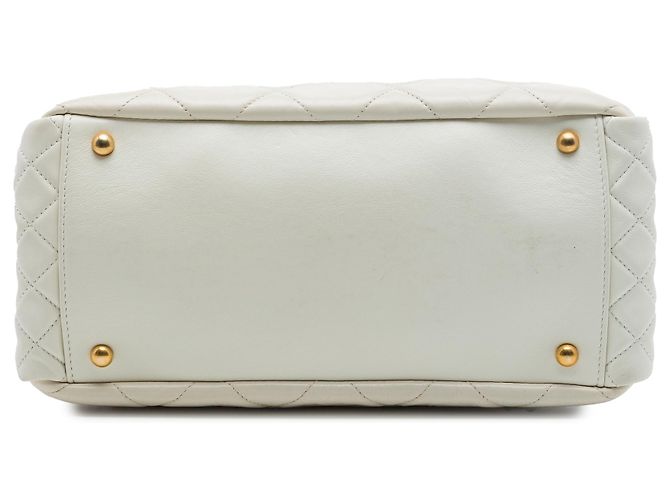 Borsa a tracolla Chanel White Quilted Aged Calfskin Mademoiselle Triple Zip - vista 3