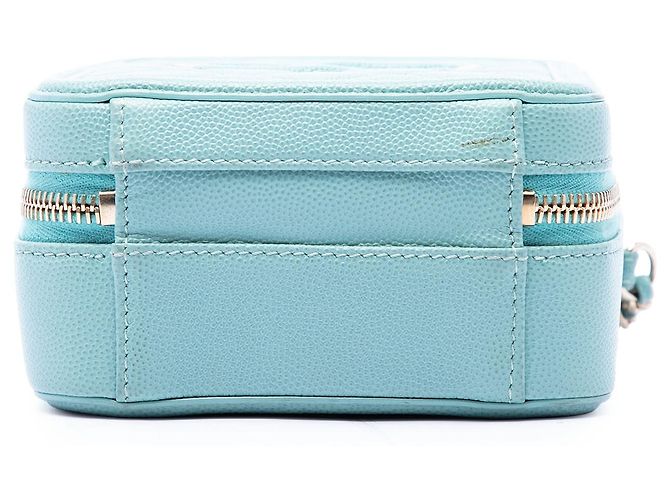 Vanity Chanel Blue Caviar CC Filigree Beauty Case Verticale Blu chiaro - vista 3