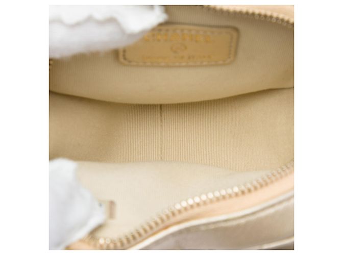 Chanel Gold Mini Metallic Lambskin CC in Love Heart Belt Bag Dorado - vista 4