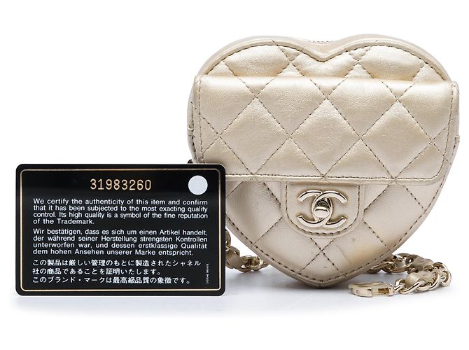 Chanel Gold Mini Metallic Lambskin CC in Love Heart Belt Bag Dorado - vista 6