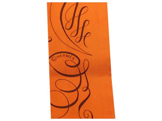 Hermès Orange Exercices pour Former la Main Silk Twilly Scarf Arancione - vista 4