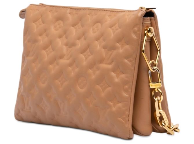 Louis Vuitton Coussin PM in agnello goffrato con monogramma marrone Carne - vista 2