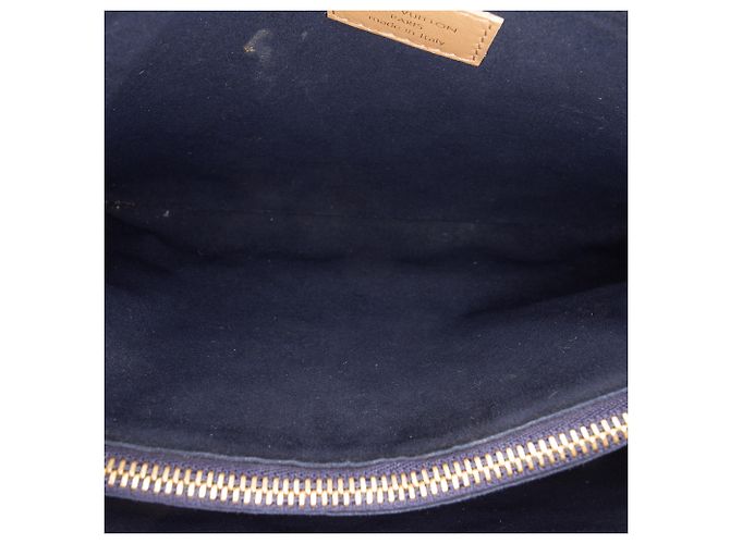 Louis Vuitton Coussin PM in agnello goffrato con monogramma marrone Carne - vista 4