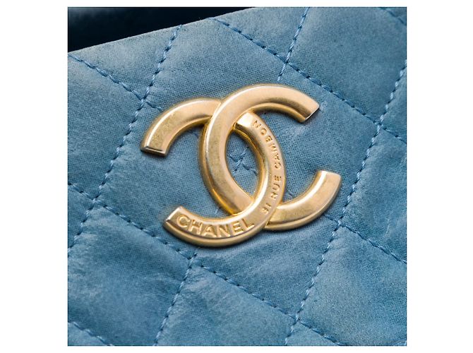 Borsa Bowling Chanel Blue Quilted Iridescent Calfskin Chic Quilt - vista 5